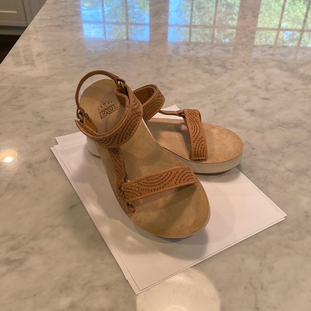 Teva Midform Universal Geometric Sandals